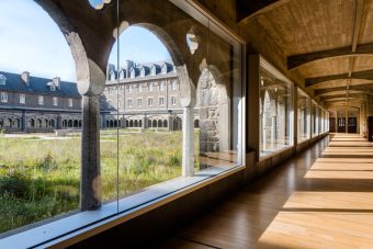 Cloître De La Maison Saint Yves