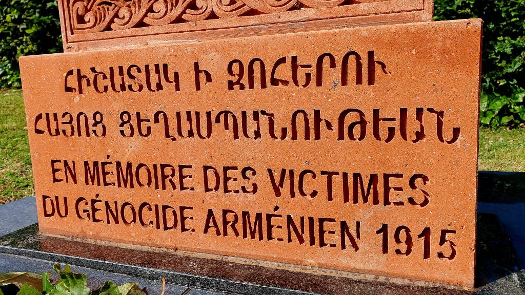 Khatchkar Maison Saint Yves 2