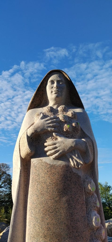 Statue Sainte Thérèse De Lisieux