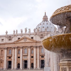 Place de la Basilique Saint-Pierre à Rome