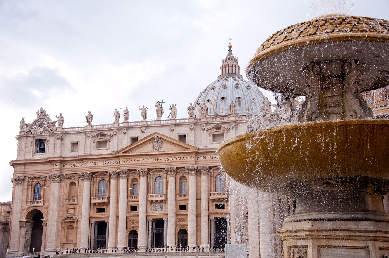 Place de la Basilique Saint-Pierre à Rome