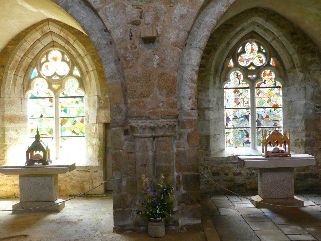Vitraux à l'abbaye de Boquen
