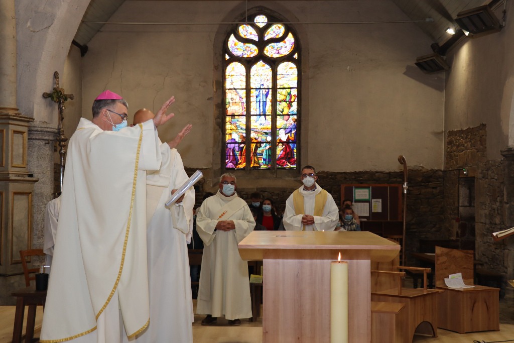 Bénédiction du nouveau choeur de l'église de Plérin