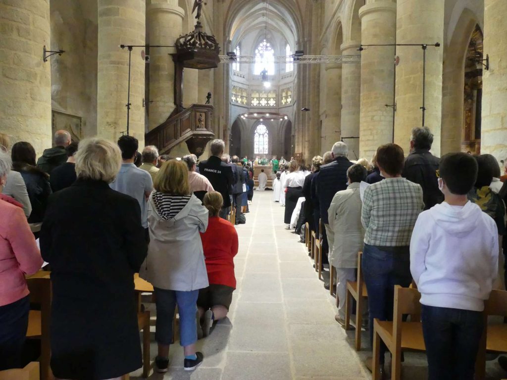 Messe à la cathédrale de Saint-Brieuc