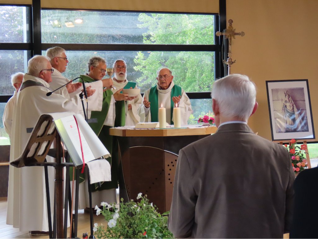 Messe d'au revoir du Père Gérard Nicole, recteur du Sanctuaire marial de Querrien